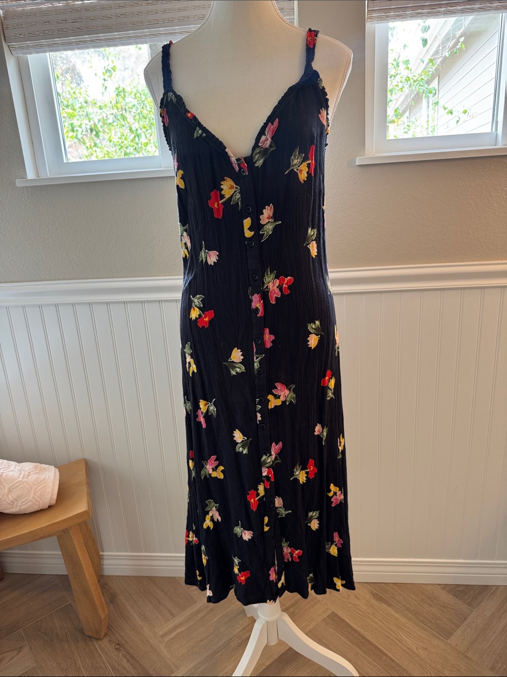 Billabong gauze Black Floral Button-Front Midi Dress